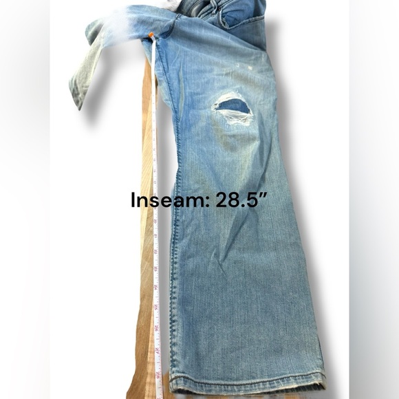Ann Taylor LOFT Jeans (32/14) Curvy Relaxed Straight Distressed Medium Wash EUC - Picture 4 of 7